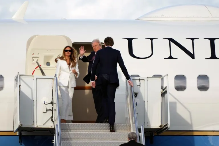 Trump llega a Washington con su familia antes de la gran ceremonia de investidura
