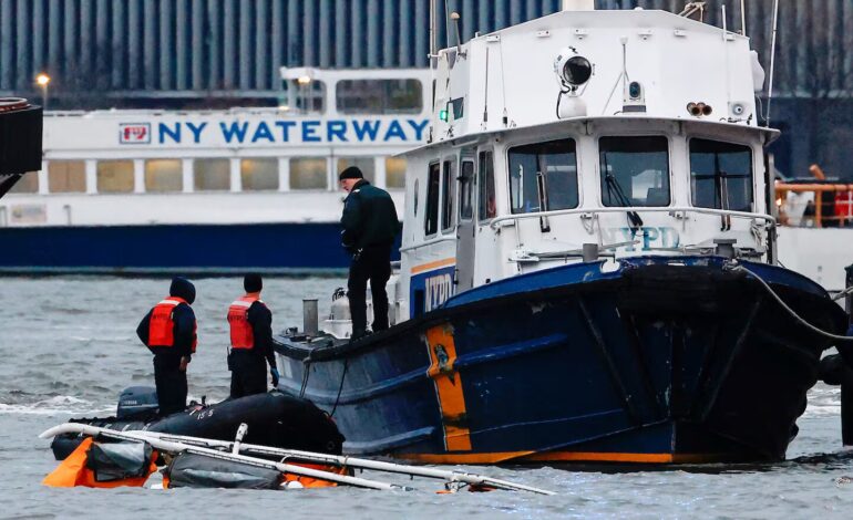 Un helicóptero se estrelló en el río Hudson: murieron los 5 integrantes de una familia española y el piloto