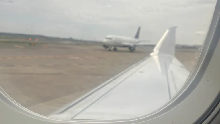 Avión golpeó a otra aeronave con congresistas a bordo en el aeropuerto de Washington DC