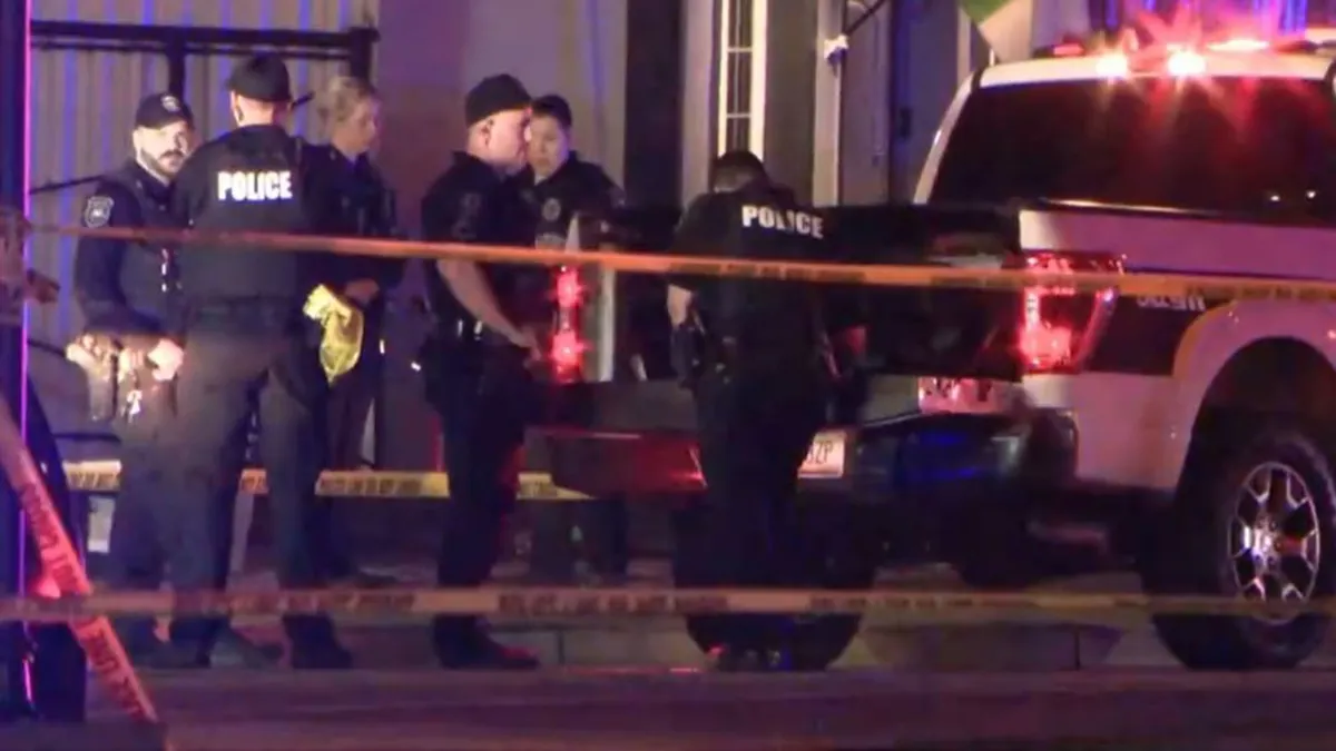 Tres muertos y cinco heridos en un tiroteo afuera de un restaurante en Glendale