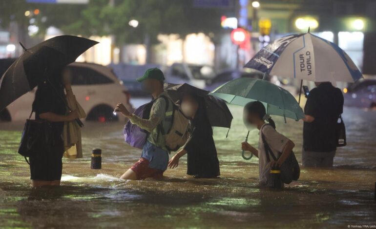 Las lluvias torrenciales dejan impactantes imágenes en Corea del Sur.⁣