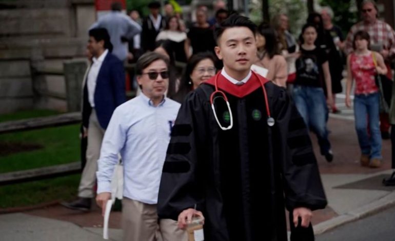 Trump busca recortar estancia de estudiantes extranjeros