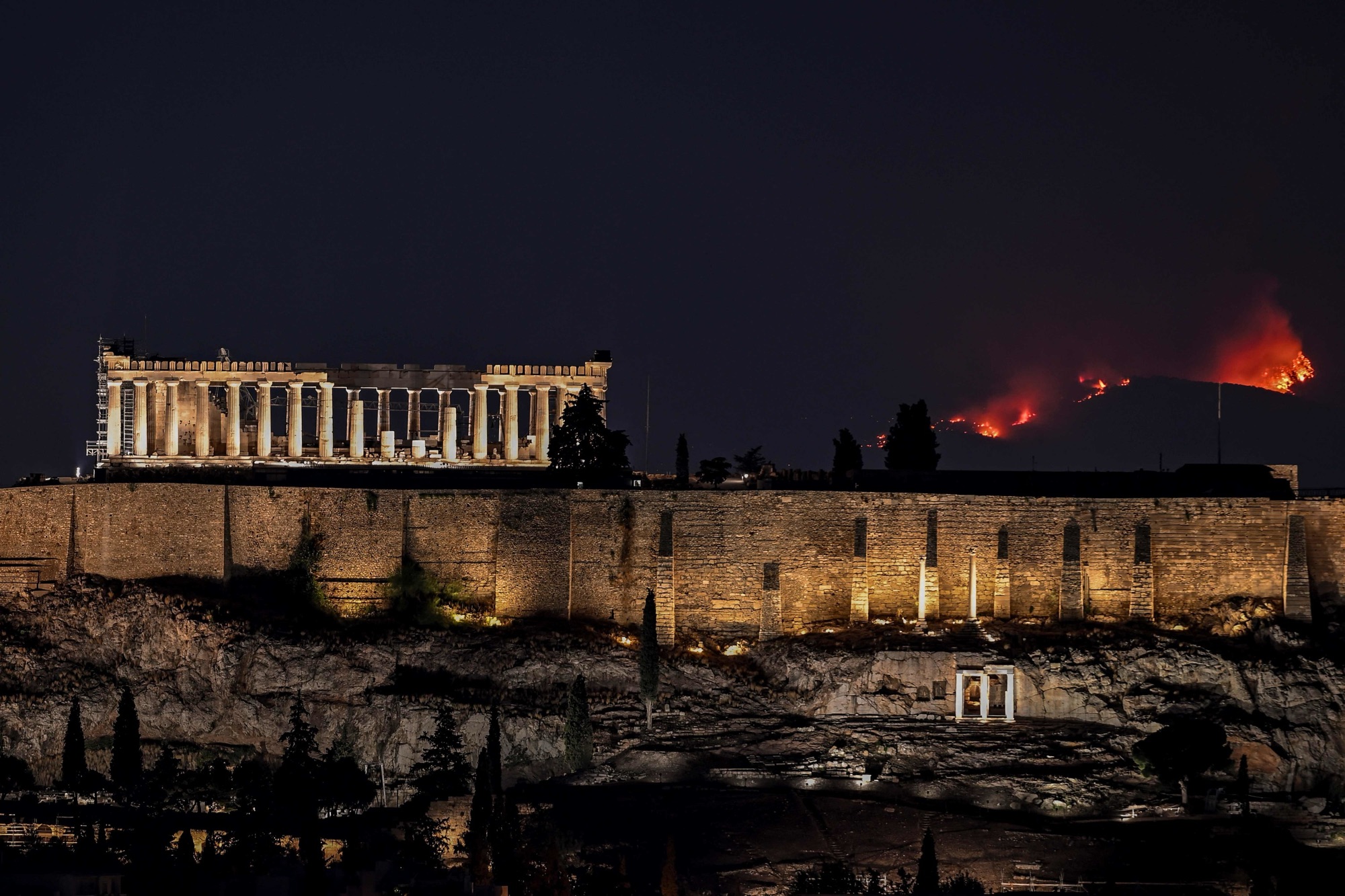 Batalla contra las llamas en Grecia