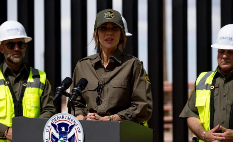 EE.UU. pintará de negro el muro fronterizo con México