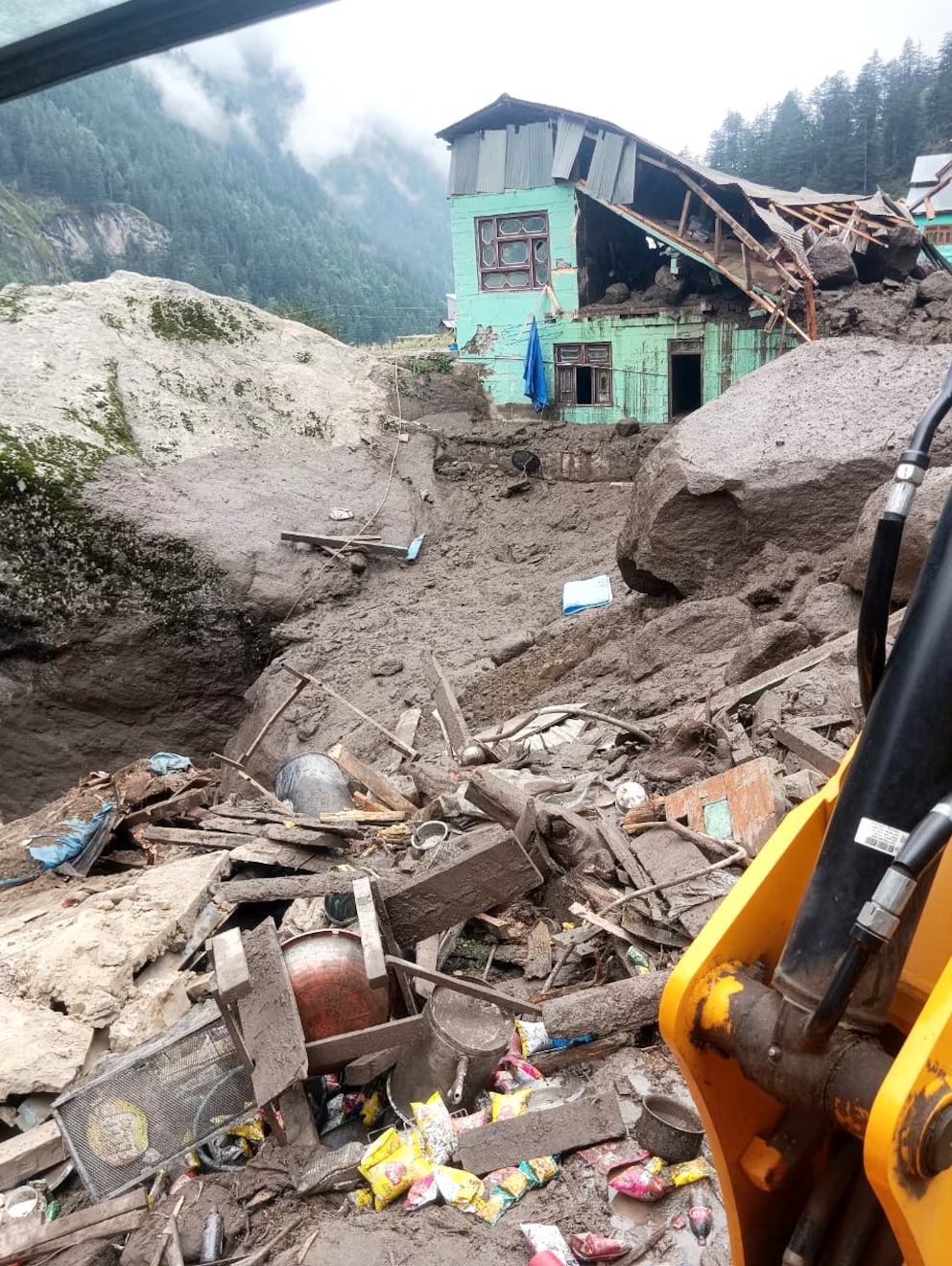 Cachemira: lluvias arrasan pueblo y dejan 80 desaparecidos