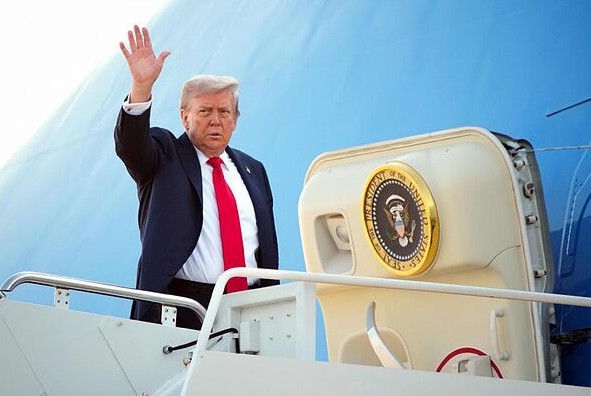 Trump viaja a Alaska para encuentro con Putin