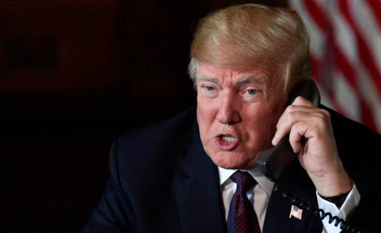 Trump acusa a NBC y ABC de mentir y los amenaza