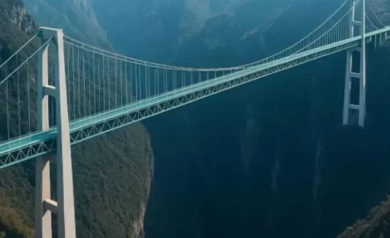 China rompe récord con el puente mas alto del mundo