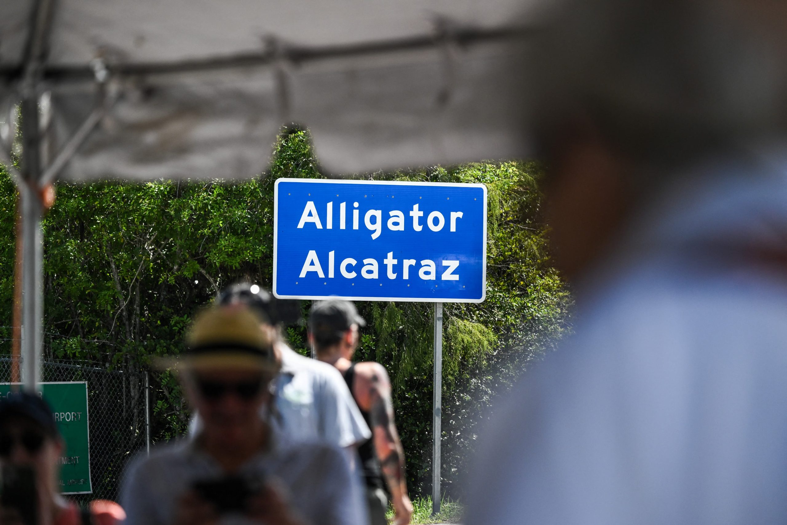 Apelación detiene desmantelamiento de Alligator Alcatraz