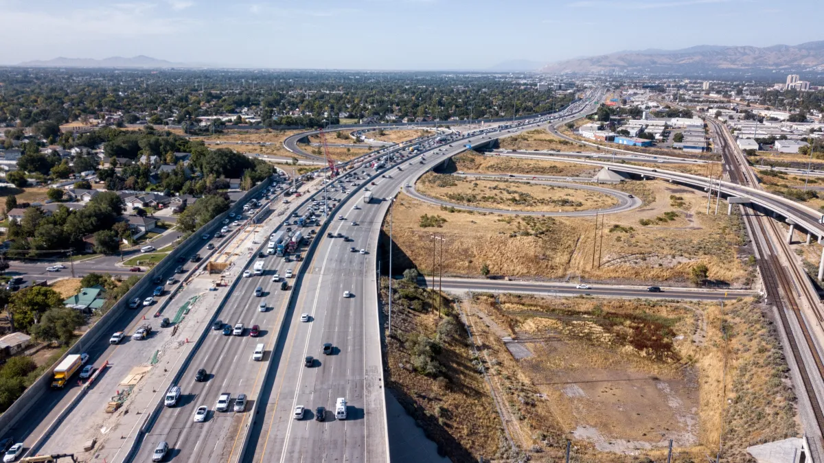 Utah actúa contra desechos en autopistas