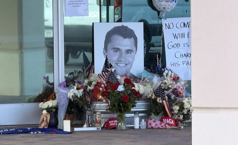 Homenajes y máxima seguridad en Arizona por Charlie Kirk
