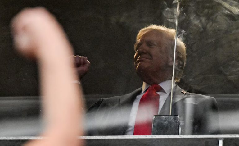 Trump rinde homenaje a Charlie Kirk