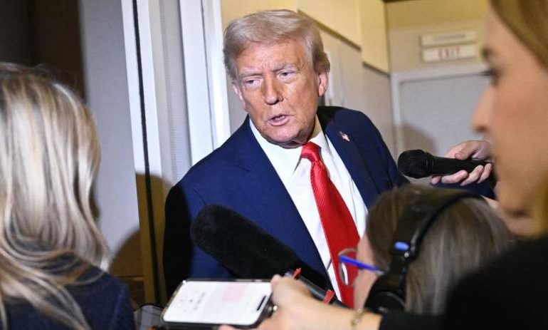«Ni un barco pesquero cerca de Venezuela» dice Trump