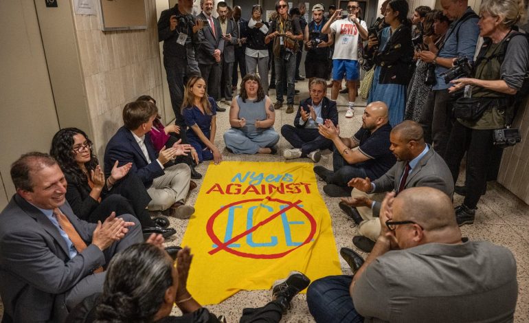 Demócratas arrestados en Nueva York