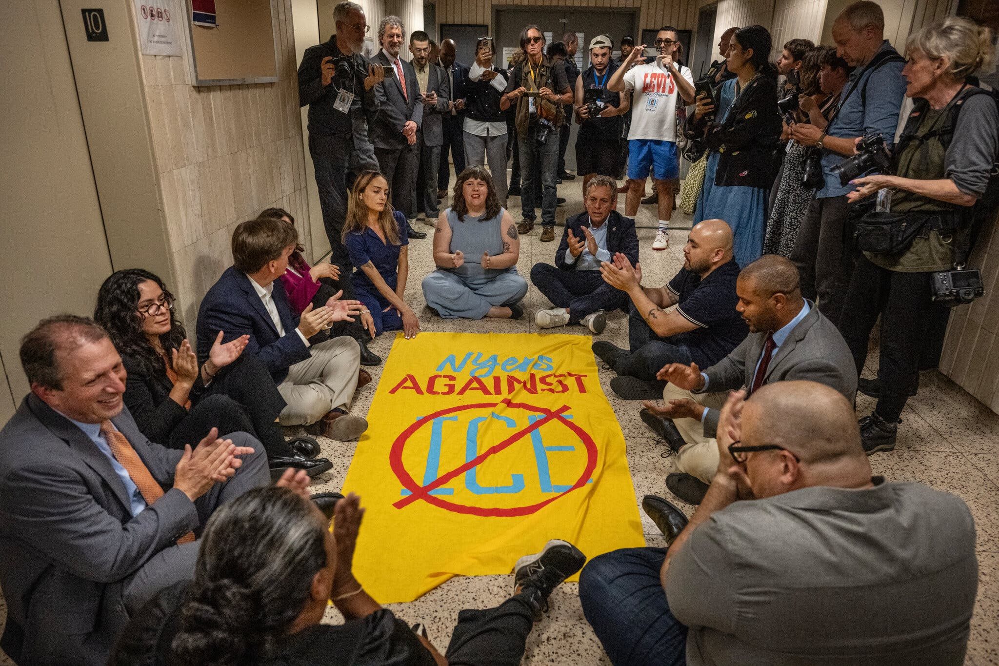 Demócratas arrestados en Nueva York