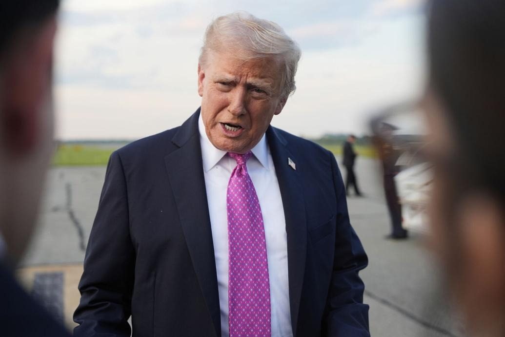 Trump abre puerta a nuevas medidas contra Maduro