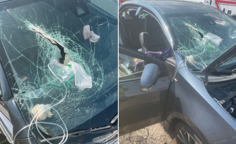 Grave accidente: barra atraviesa parabrisas y hiere a pasajera