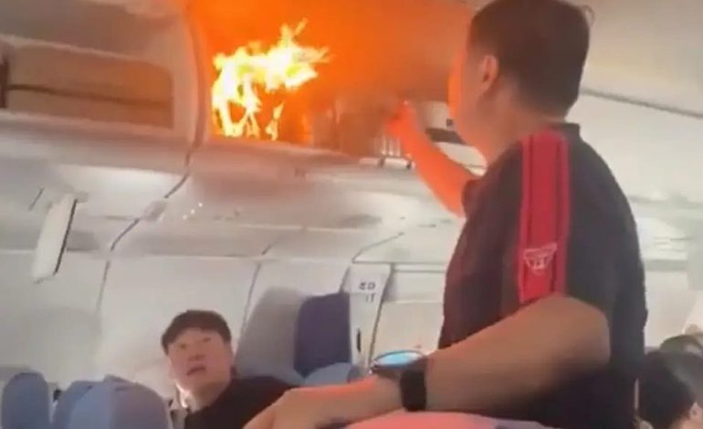 Aterrizaje de emergencia por batería incendiada