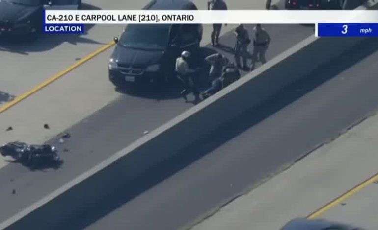 Motociclista armado cae tras persecución