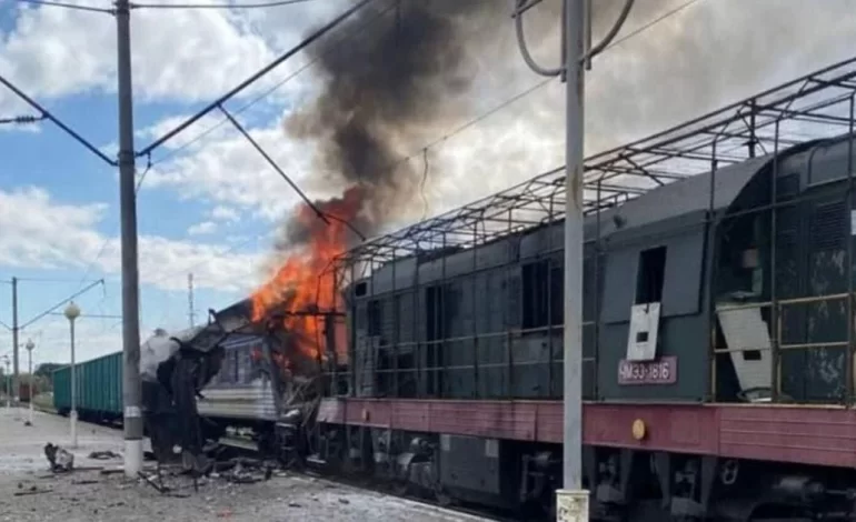 Decenas de heridos por drones rusos en tren ucraniano
