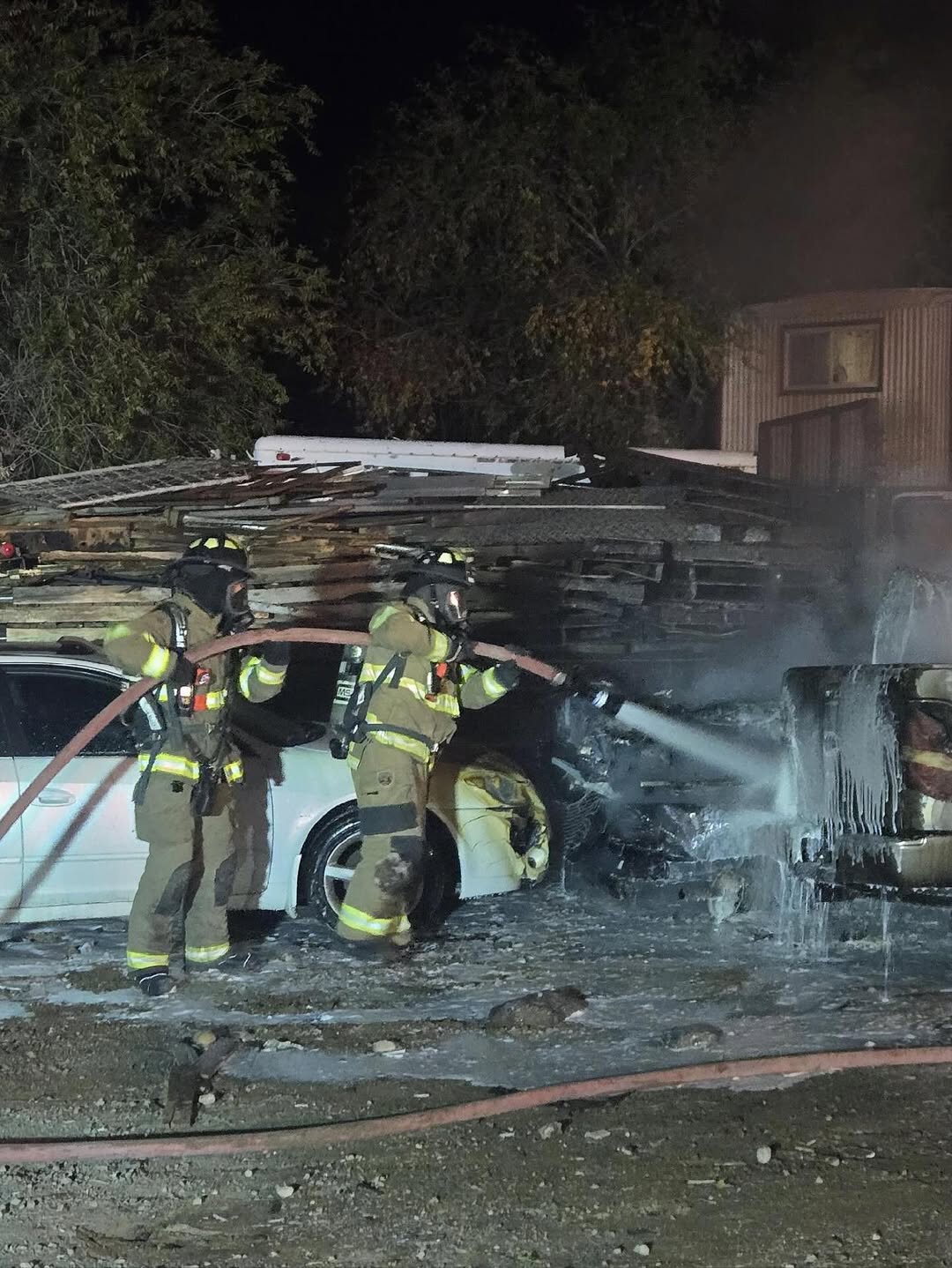 Incendio arrasa con camión en N. State Street