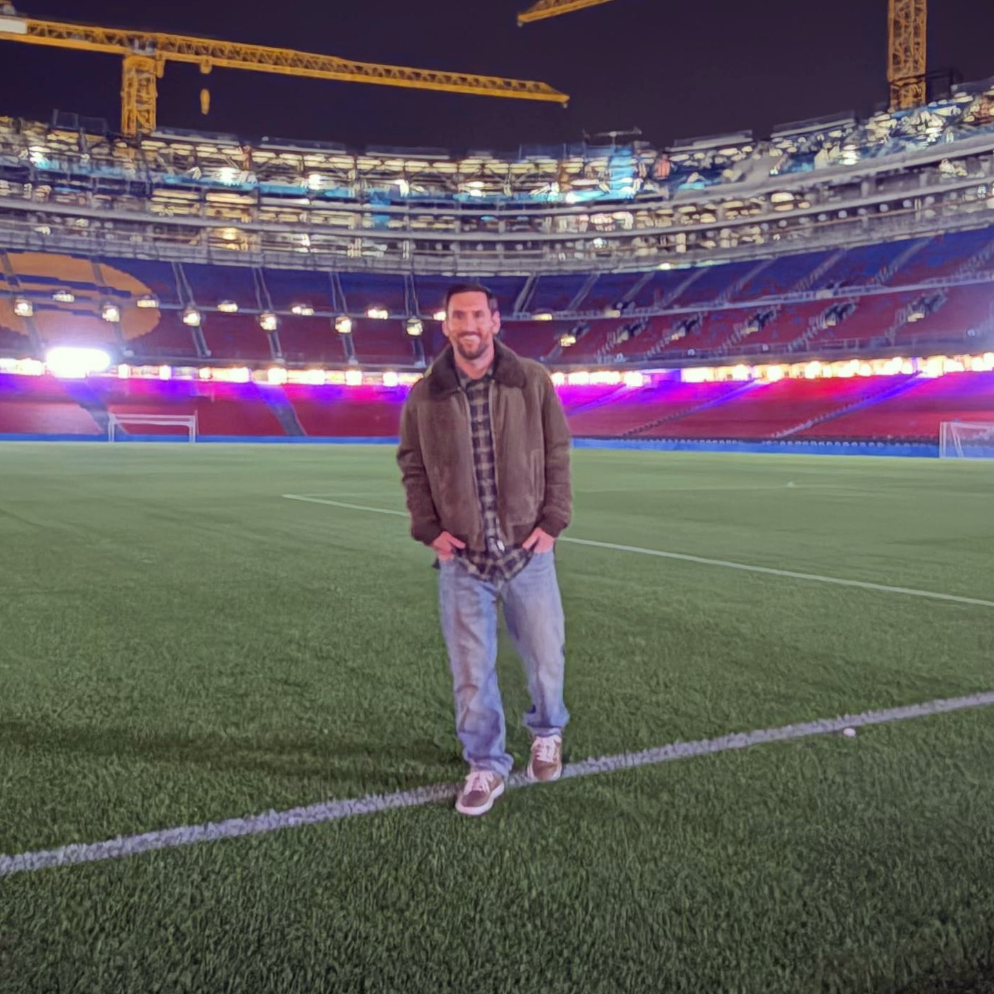 Messi visita el Camp Nou y reaviva la nostalgia blaugrana