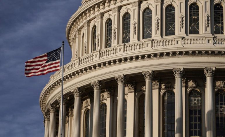 Congreso aprueba fondos y frena cierre parcial