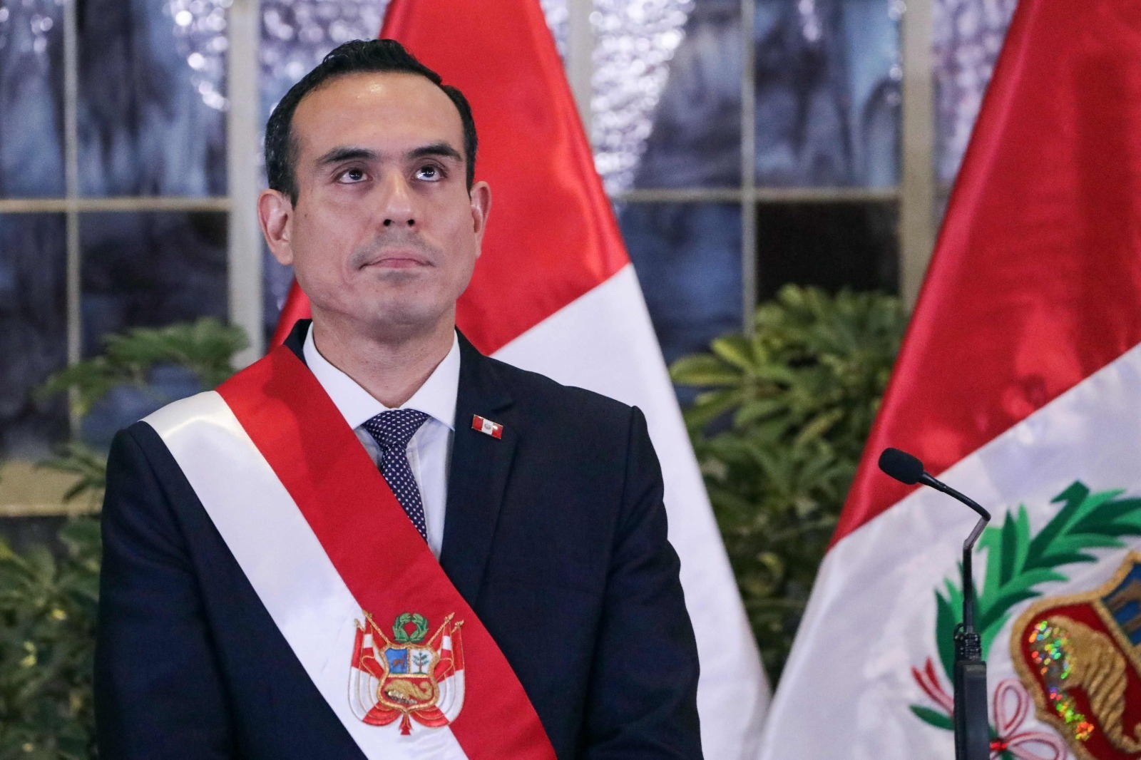 Congreso destituye al presidente José Jerí