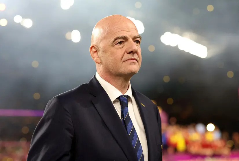 FIFA condena insultos racistas a Vinicius