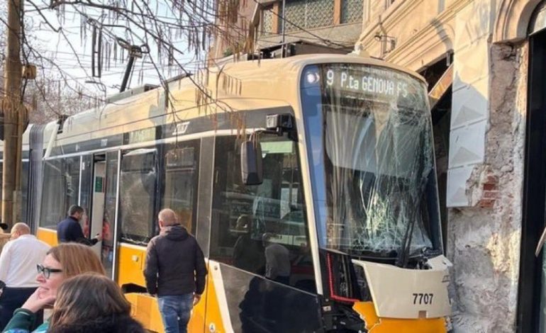 Tragedia en Milán: tranvía descarrila y deja dos muertos