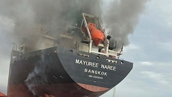 Atacan carguero tailandés en el Estrecho de Ormuz
