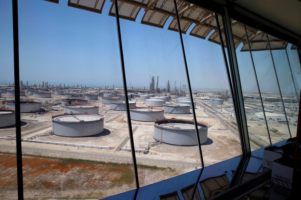 Bombardeo sacude gigante petrolero