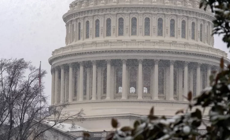 Senado vuelve a bloquear financiamiento del DHS