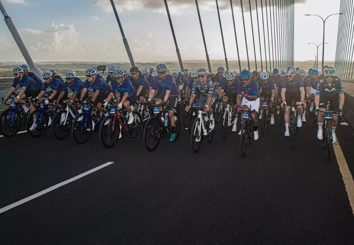 5 mil ciclistas cruzan Panamá de océano a océano