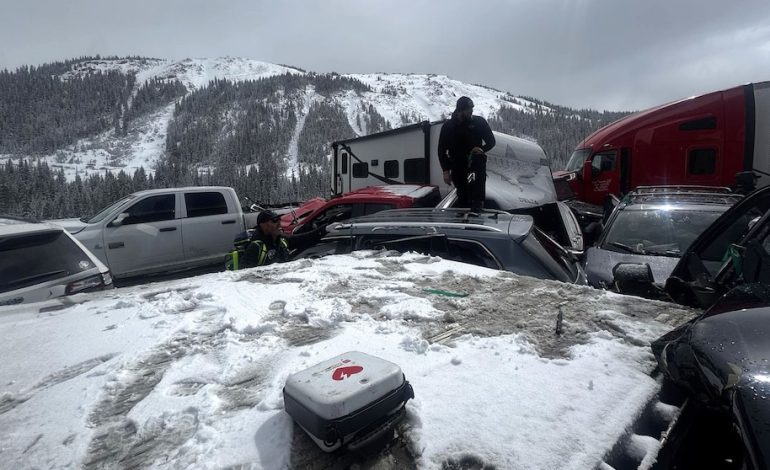 Accidente en cadena cierra la I-70 en Colorado