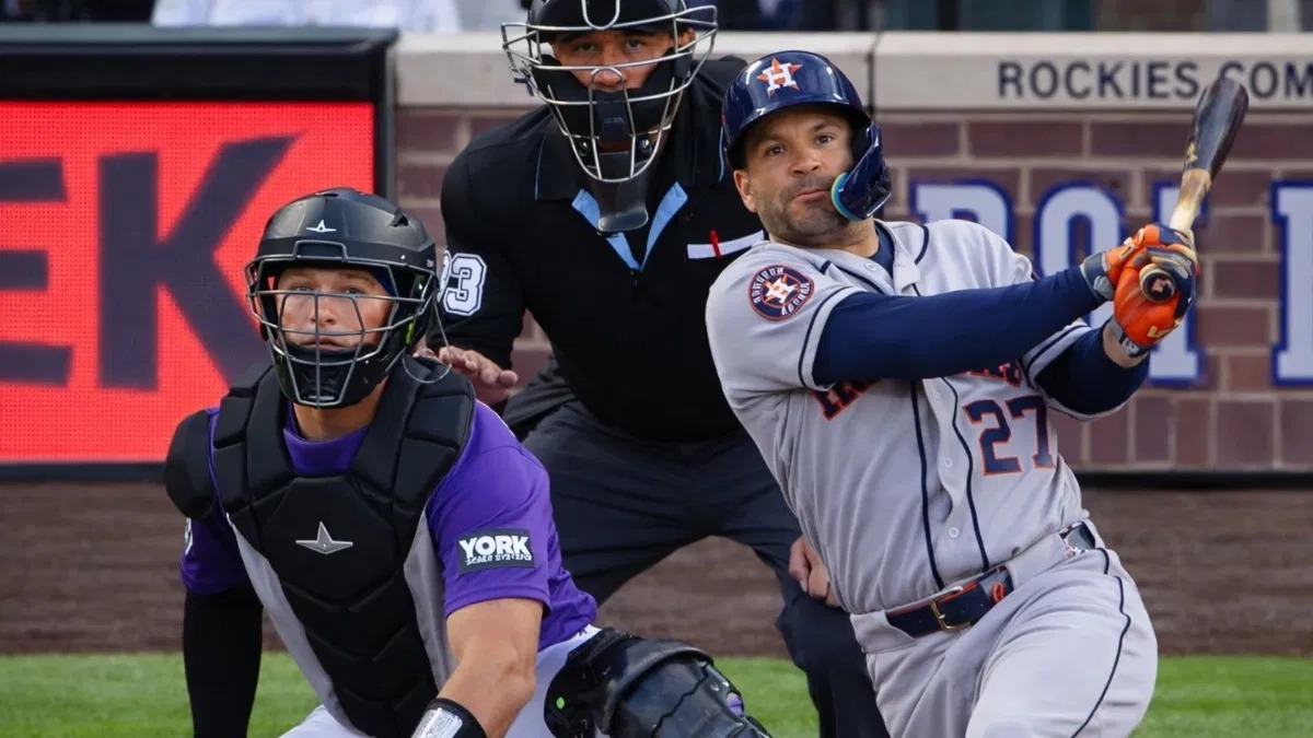 Altuve alcanza 2,400 hits y agranda su leyenda