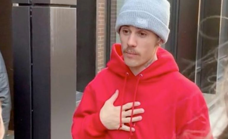 Bieber confronta a fans que llegaron hasta su casa