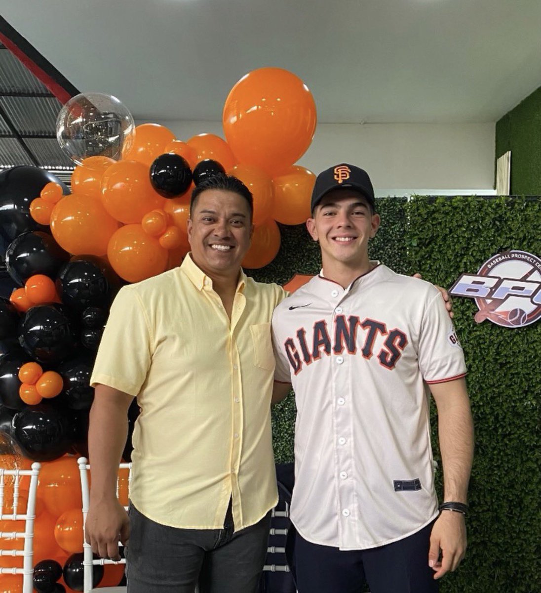 De Cabudare a San Francisco: la historia de Rivero