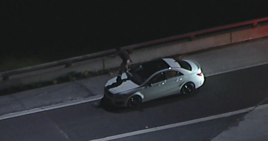 Insólito final de persecución policial en California