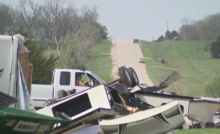 Tornado devasta Hillsdale, Kansas