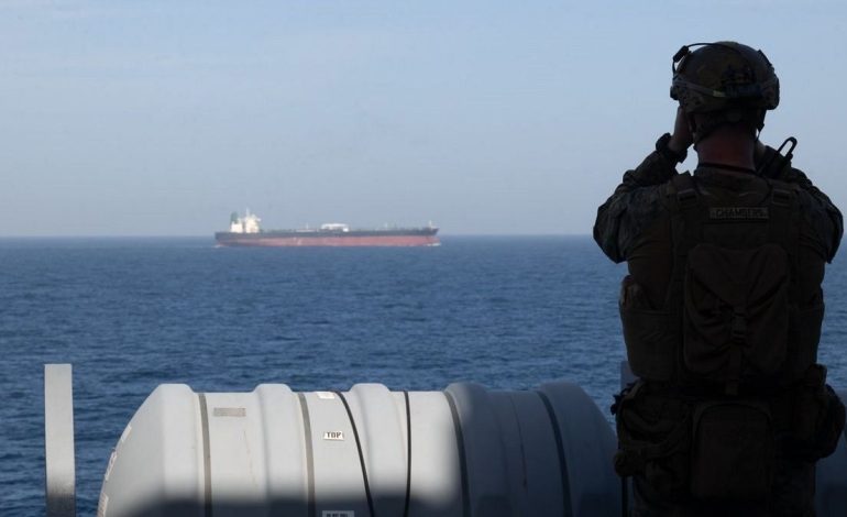 Trump ordena destruir embarcaciones que minen el estrecho de Ormuz