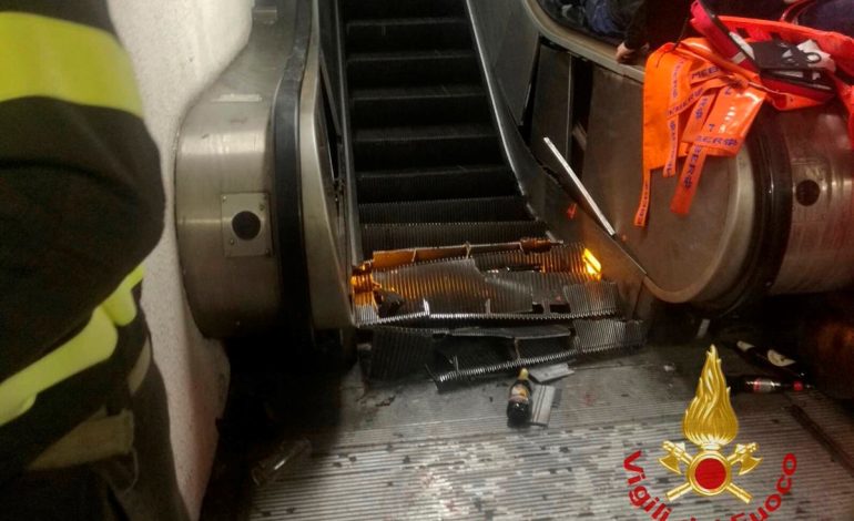 ¡Pánico en Roma por fallo en escalera mecánica!