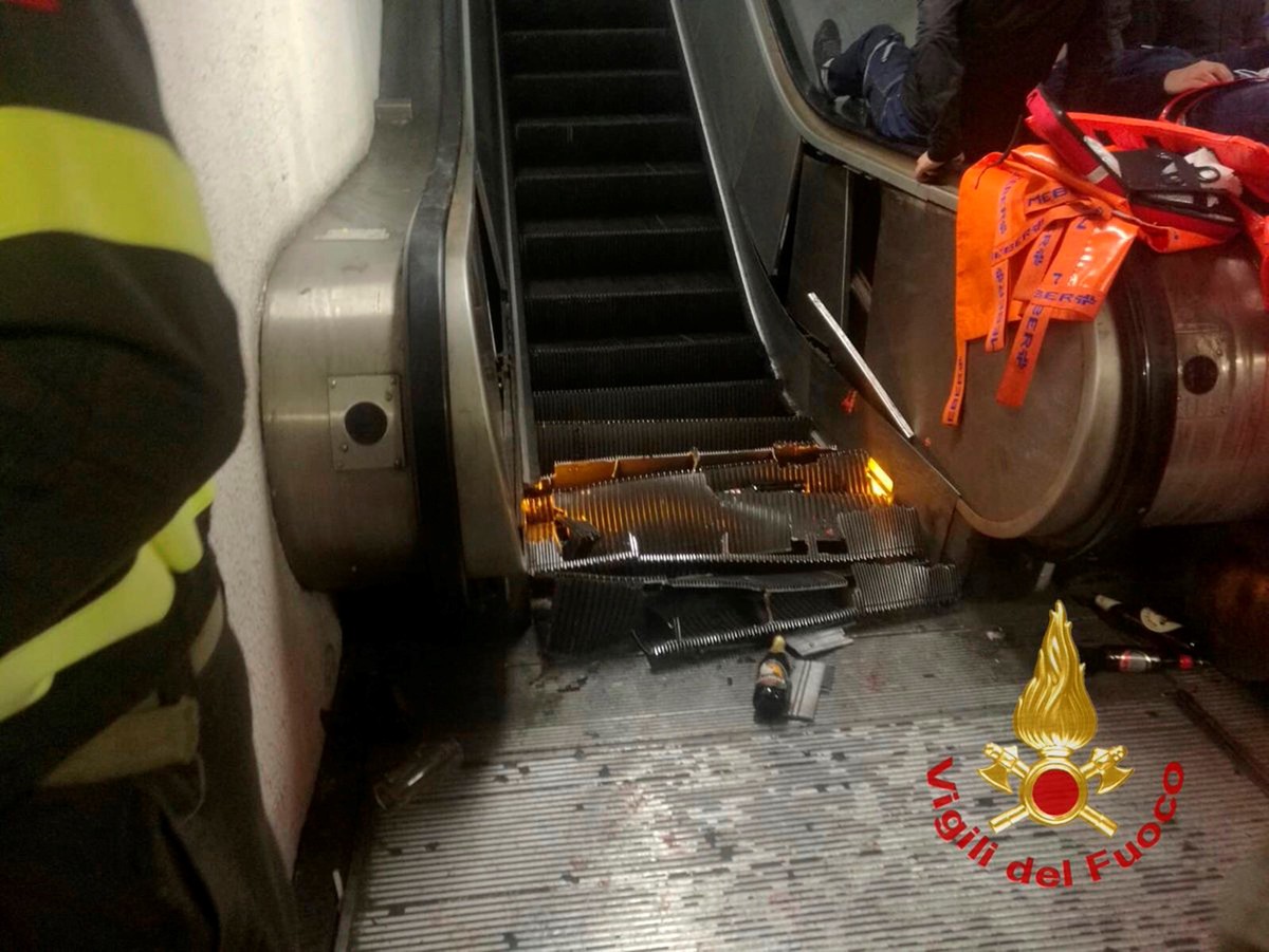 ¡Pánico en Roma por fallo en escalera mecánica!