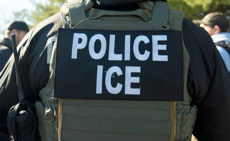 Agentes de ICE detienen a empleado de Amazon en plena jornada
