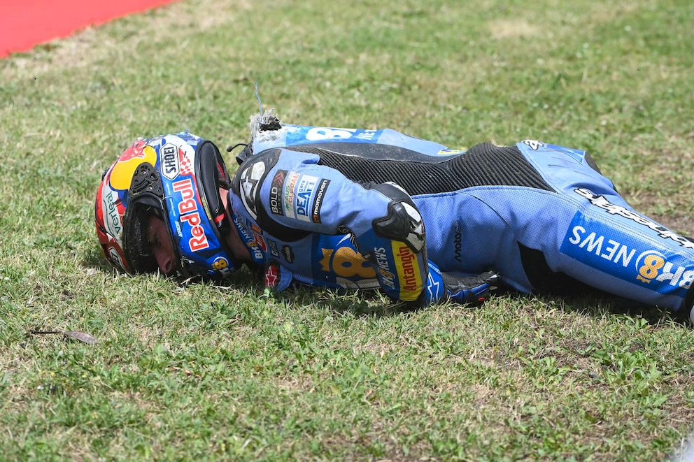 Álex Márquez vuela por el aire en escalofriante caída del MotoGP