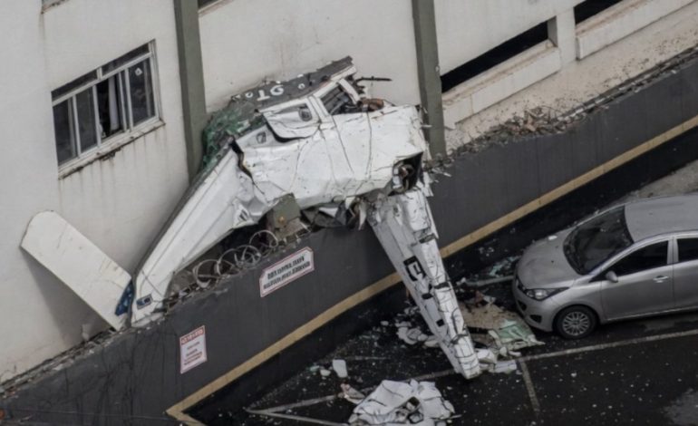 Avión se estrella contra edificio en Brasil