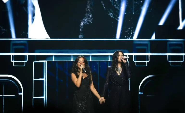 Camila Cabello sorprende en Miami al cantar junto a Laura Pausini