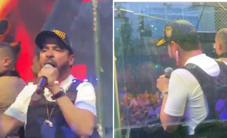 Candidato colombiano sorprende con discurso desde vidrio blindado