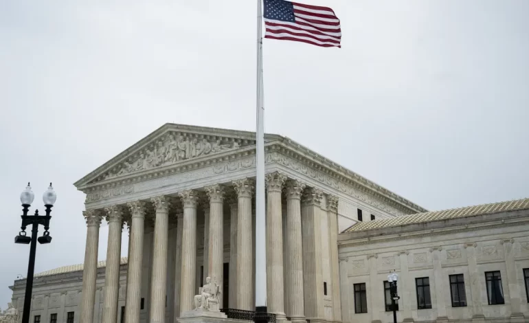 Corte Suprema descarta caso de licencias a indocumentados