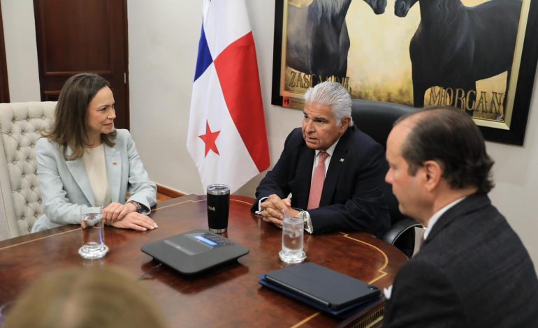 María Corina Machado se reúne con presidente de Panamá